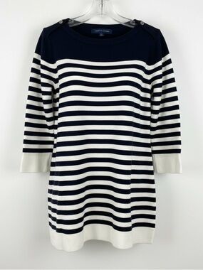 Large Tommy Hilfiger 3/4 sleeve pullover top. Size Large.